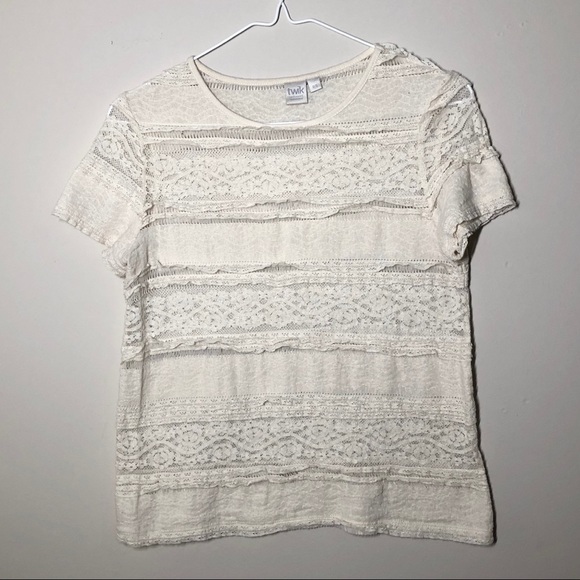 Cream coloured, lace shirt - Picture 2 of 7